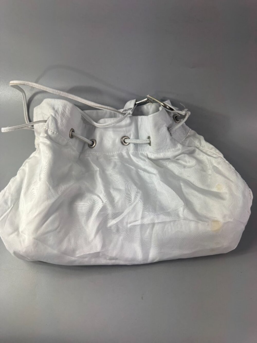 Neto White Leather Drawstring Shoulder Purse - Picture 10 of 14